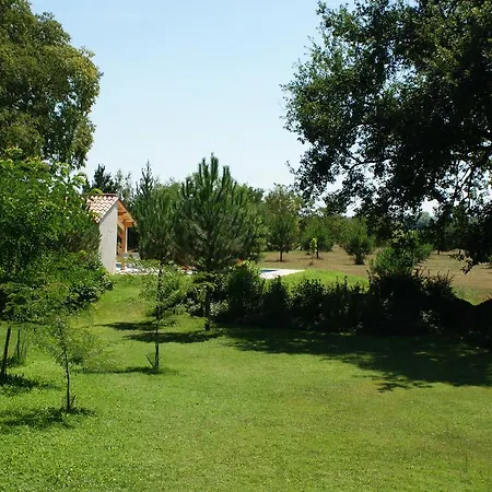 Le De Chateau De Grenier