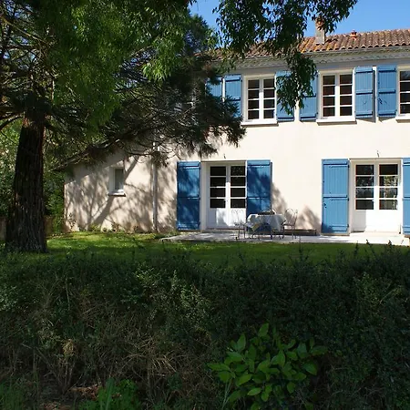 Le De Chateau De Grenier