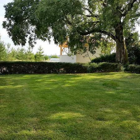 Le De Chateau De Grenier Holiday home
